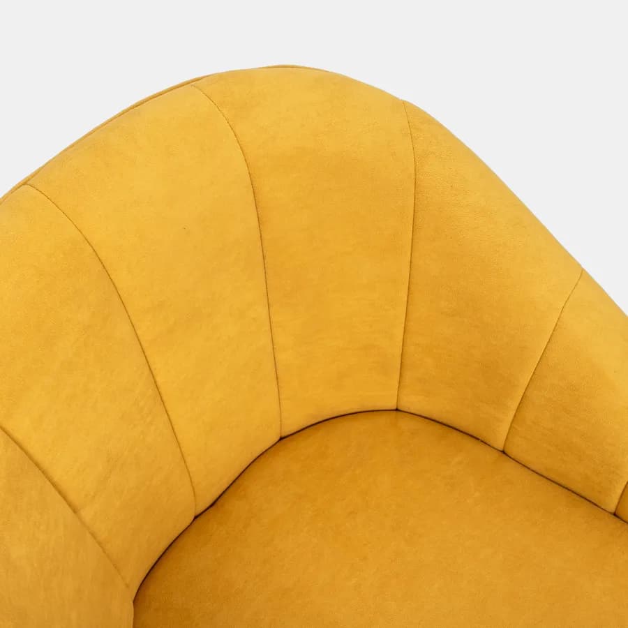 Poltrona in velluto giallo ocra con gambe effetto legno - Fable