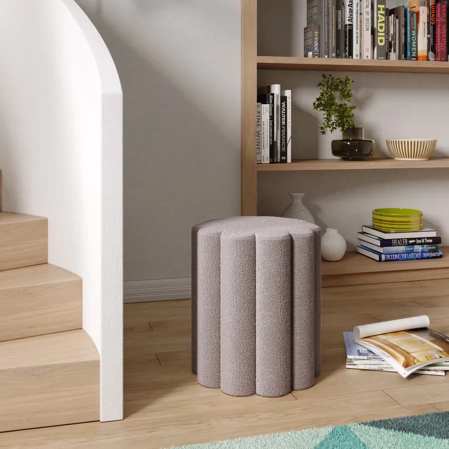 Pouf 35x40h cm in tessuto teddy grigio chiaro a forma di fiore - Taylen