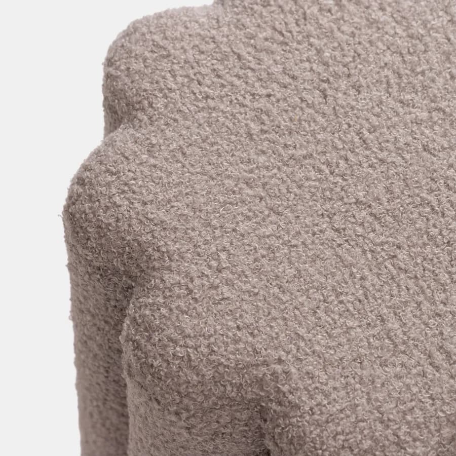 Pouf 35x40h cm in tessuto teddy grigio chiaro a forma di fiore - Taylen