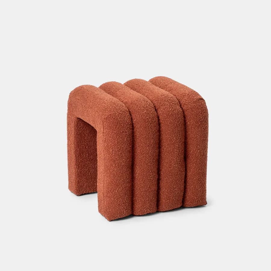 Pouf 38x40 cm design ad arco in tessuto bouclé terraccotta - Rudy