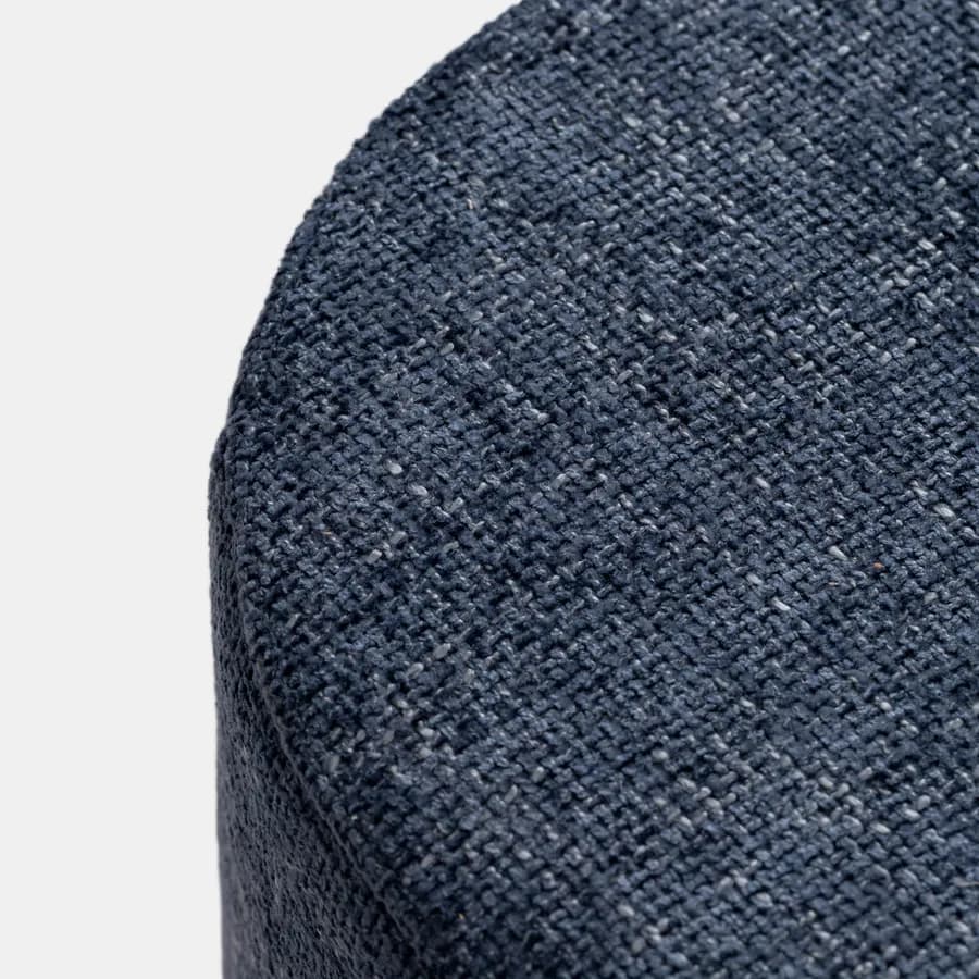Pouf 41 cm in tessuto ciniglia blu con base in legno - Hartley