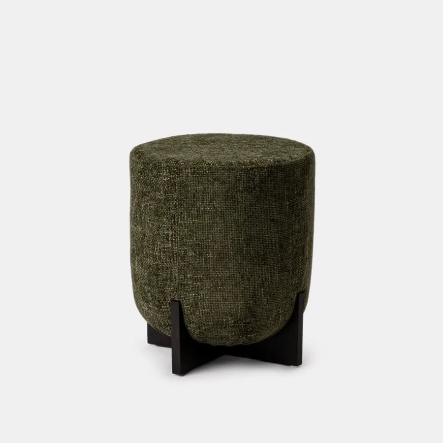 Pouf 41 cm in tessuto ciniglia verde con base in legno nero - Hartley