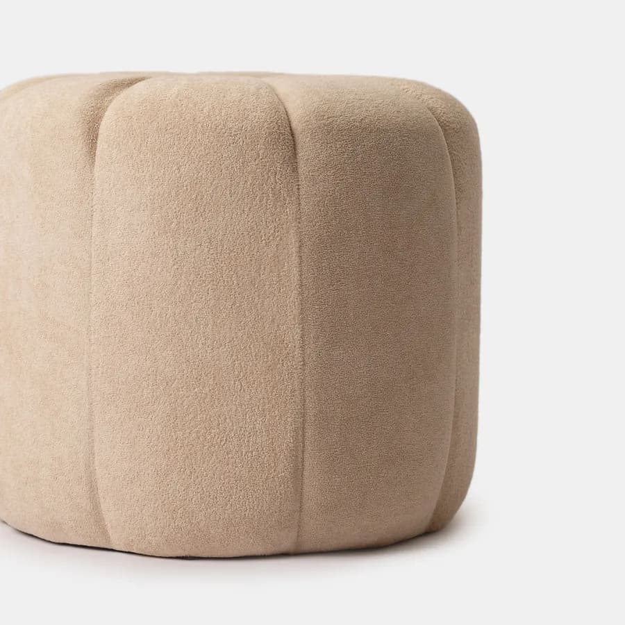 Pouf 45x40h cm in tessuto micro teddy beige a forma di fiore - Priscilla