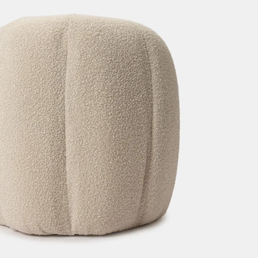 Pouf a fiore 47 cm in tessuto bouclé panna - Silas
