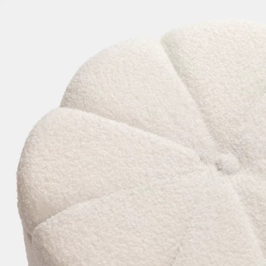 Pouf contenitore 45x40h cm in tessuto teddy bianco a forma di fiore - Softer