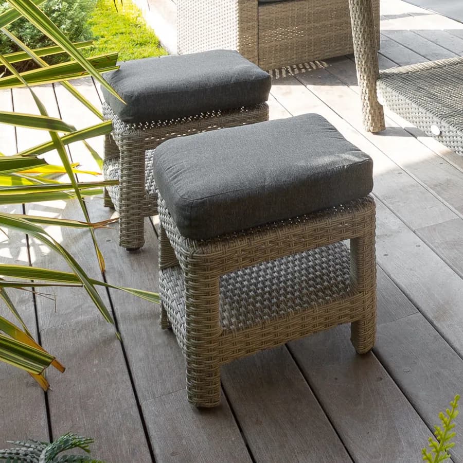Pouf da giardino 40x40 cm in polyrattan naturale con cuscino - Zaltana