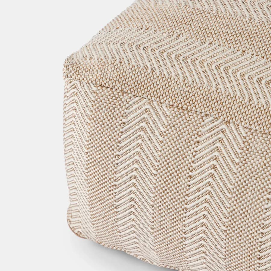 Pouf imbottito 60x60 cm in tessuto idrorepellente a quadri beige - Rupert