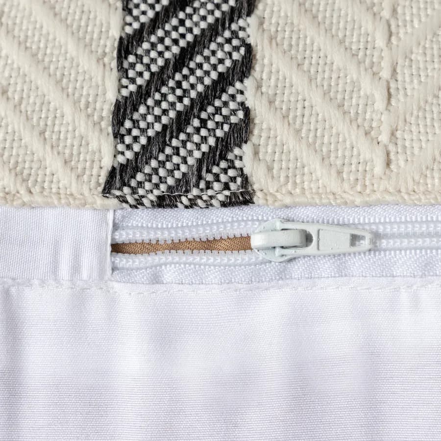Pouf imbottito 60x60 cm in tessuto idrorepellente a quadri bianco - Rupert