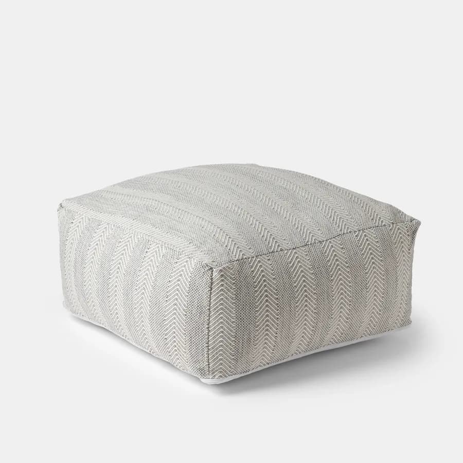 Pouf imbottito 60x60 cm in tessuto idrorepellente a quadri grigio - Rupert