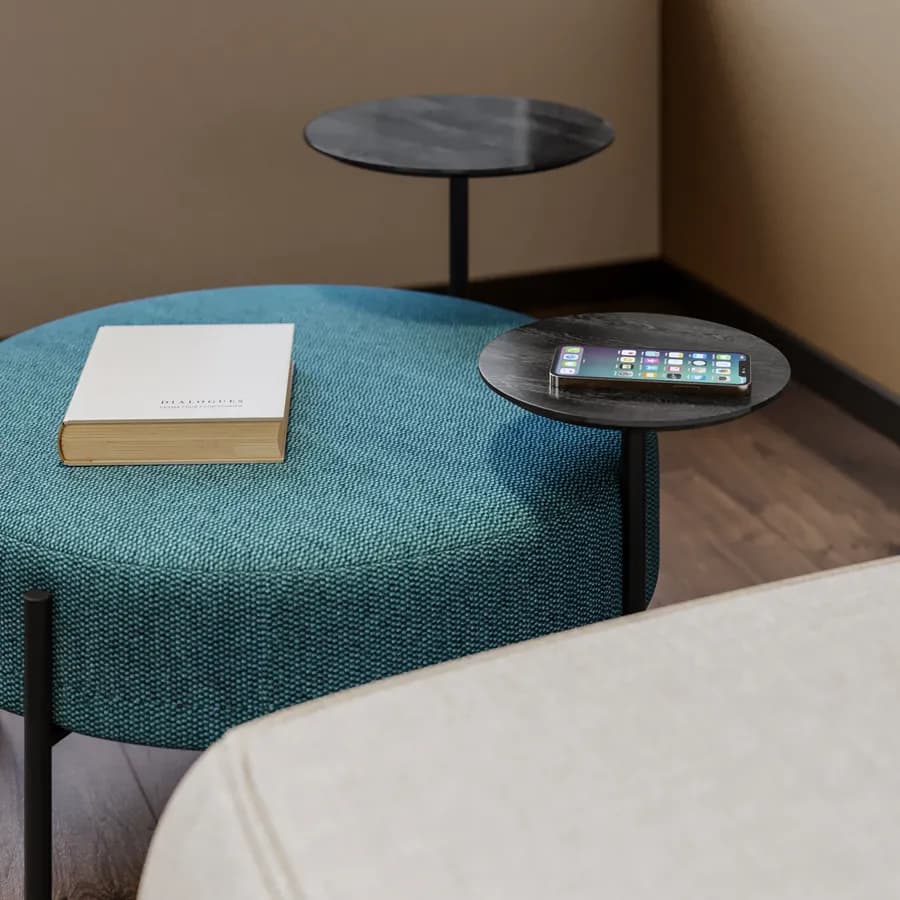 Pouf rotondo 78 cm in maglia petrolio con due tavolini effetto legno nero - Farel