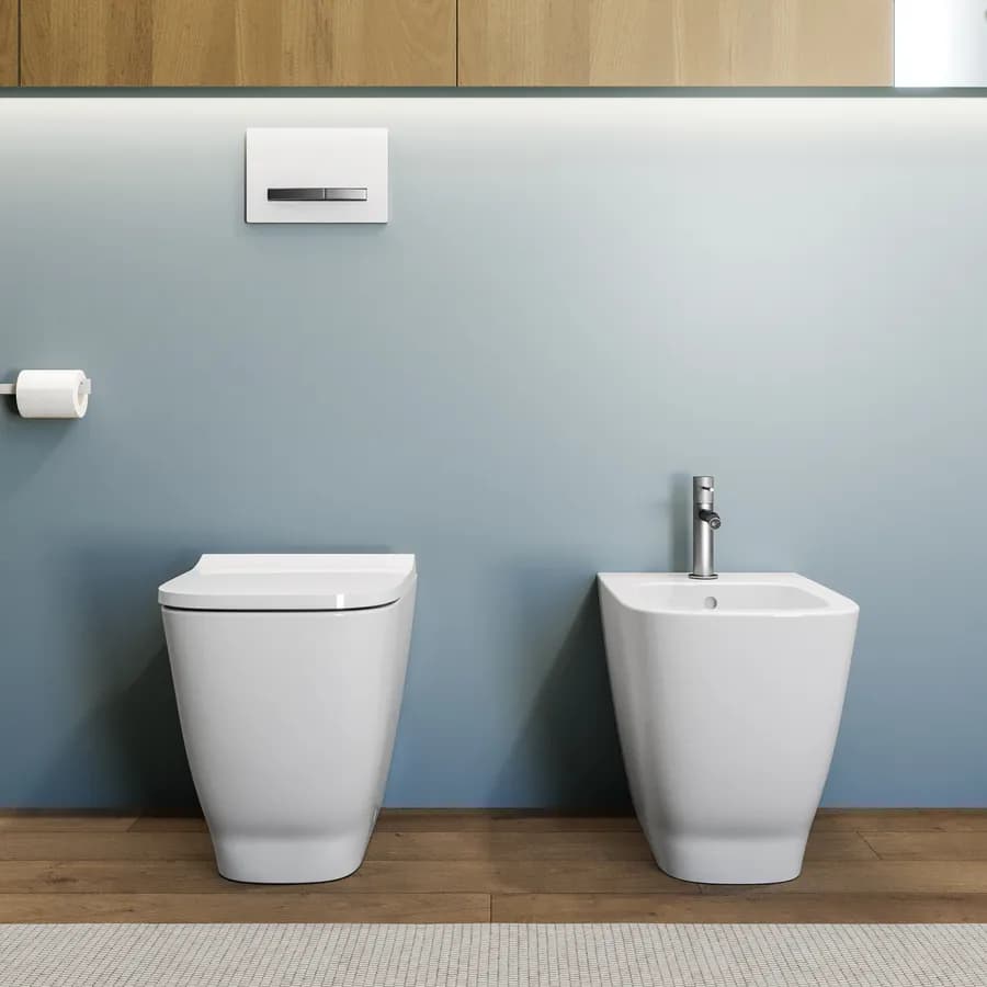 Sanitari filomuro a cacciata rimfree sedile SoftClose Serie Smyle Square - Geberit