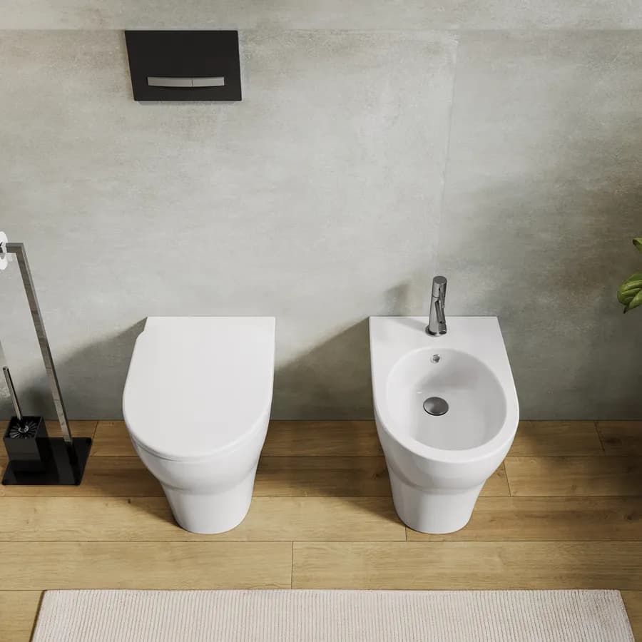 Sanitari filomuro in ceramica con sedile bianco Serie Selnova Premium - Geberit