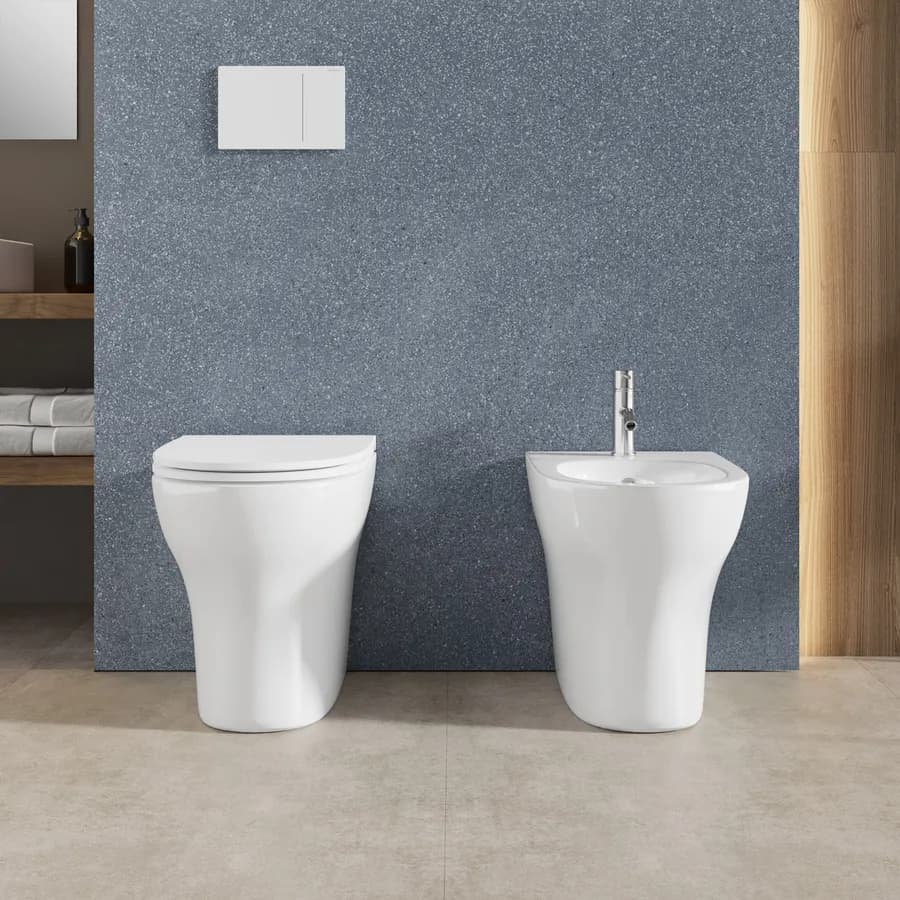 Sanitari filomuro rimless in ceramica bianca con sedile copriwc slim soft-close