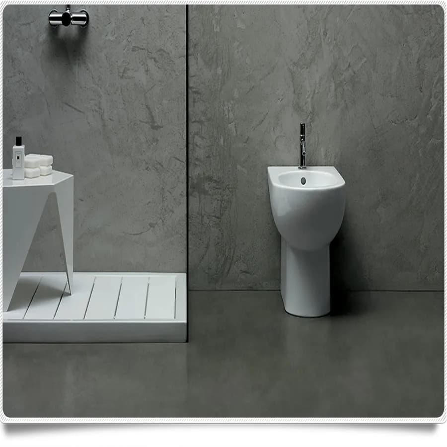 Sanitari per ristrutturazioni Nuvola con scarico traslato regolabile wc bidet e sedile softclose