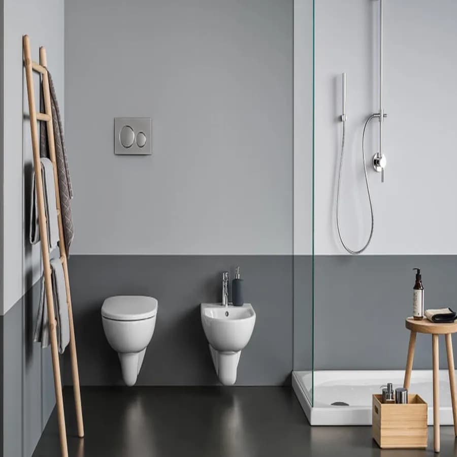 Sanitari sospesi a cacciata rimfree sedile cerniere inox Selnova - Geberit