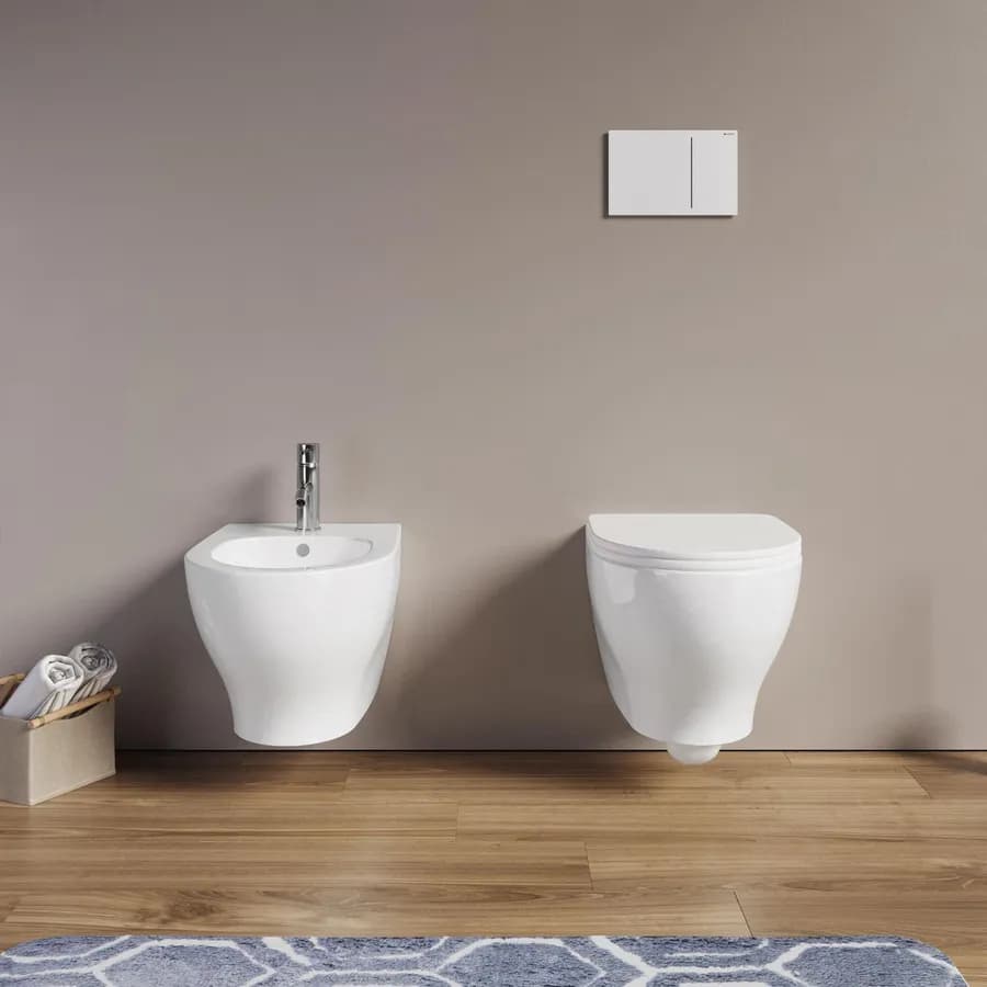 Sanitari sospesi Azzurra serie Pratica in ceramica con sedile copri wc softclose