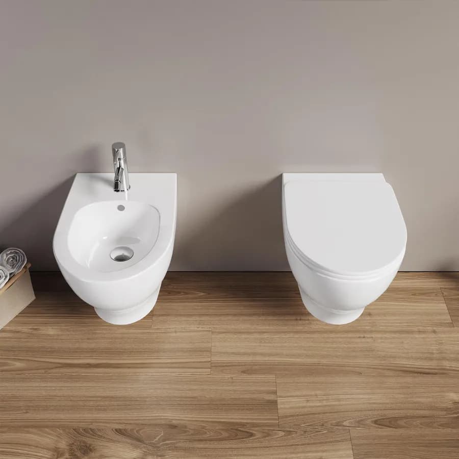 Sanitari sospesi Azzurra serie Pratica in ceramica con sedile copri wc softclose