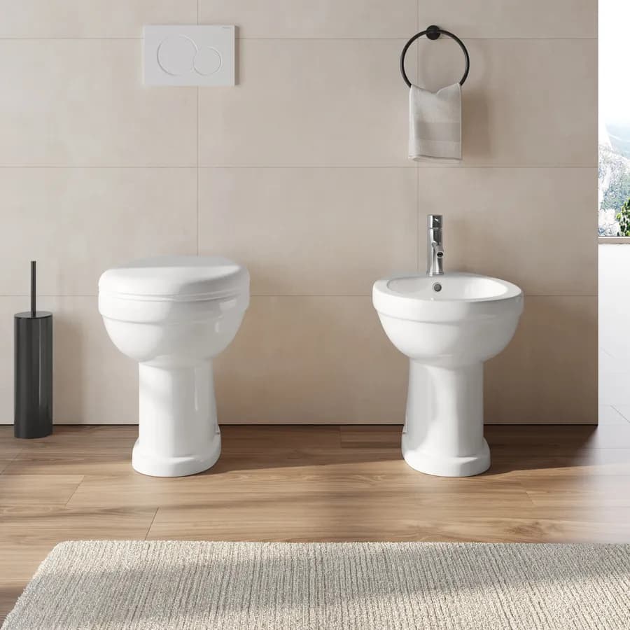 Sanitari tradizionali in ceramica bianca con copriwc e scarico a terra - Perth