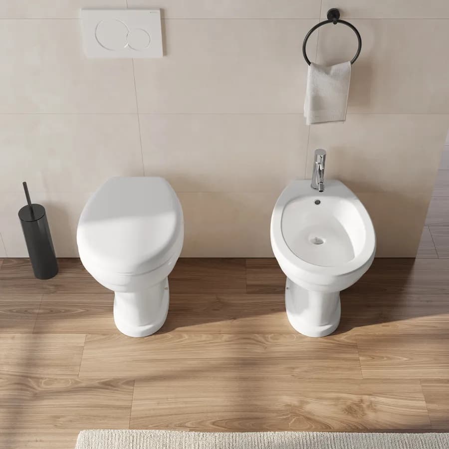 Sanitari tradizionali in ceramica bianca con copriwc e scarico a terra - Perth