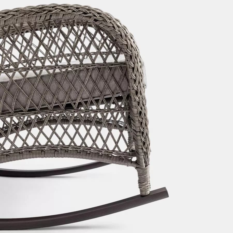 Sedia a dondolo in polyrattan grigio con cuscino grigio - Irmas