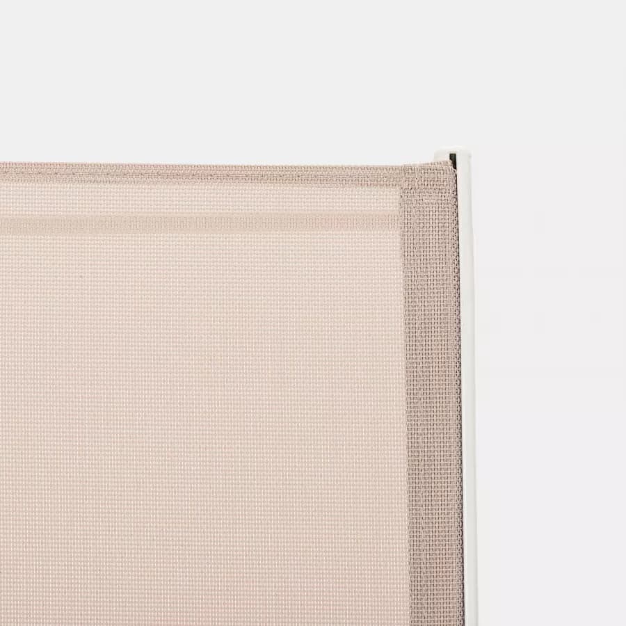 Sedia con braccioli impilabile in acciaio bianco e textilene beige - Ninfa