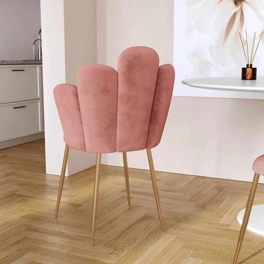 Sedia in velluto rosa antico con schienale a conchiglia e gambe in metallo finitura oro - Pedersen