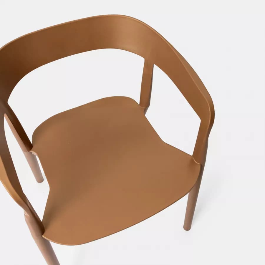 Sedia da giardino con schienale avvolgente in polipropilene cappuccino - Astrin