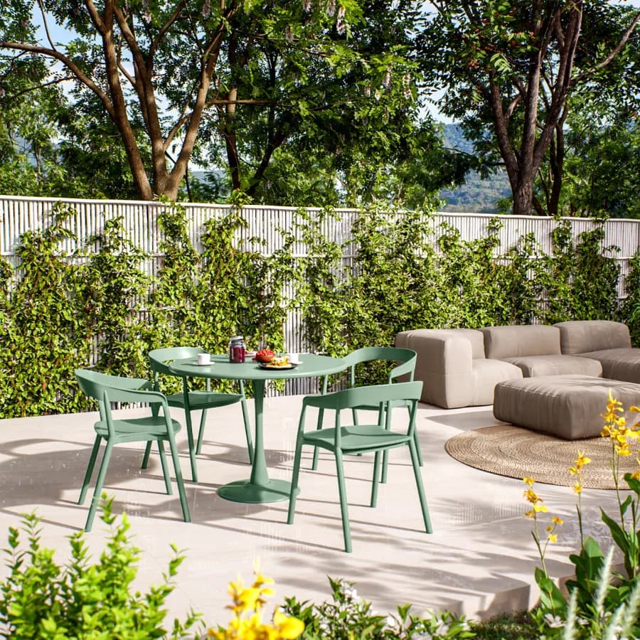 Sedia da giardino con schienale avvolgente in polipropilene verde giada - Astrin
