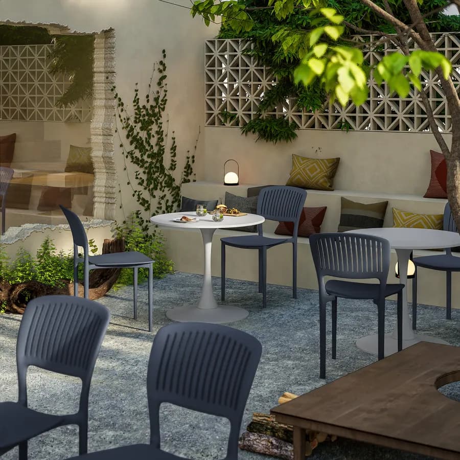 Sedia da giardino impilabile in polipropilene blu oceano - Yessir