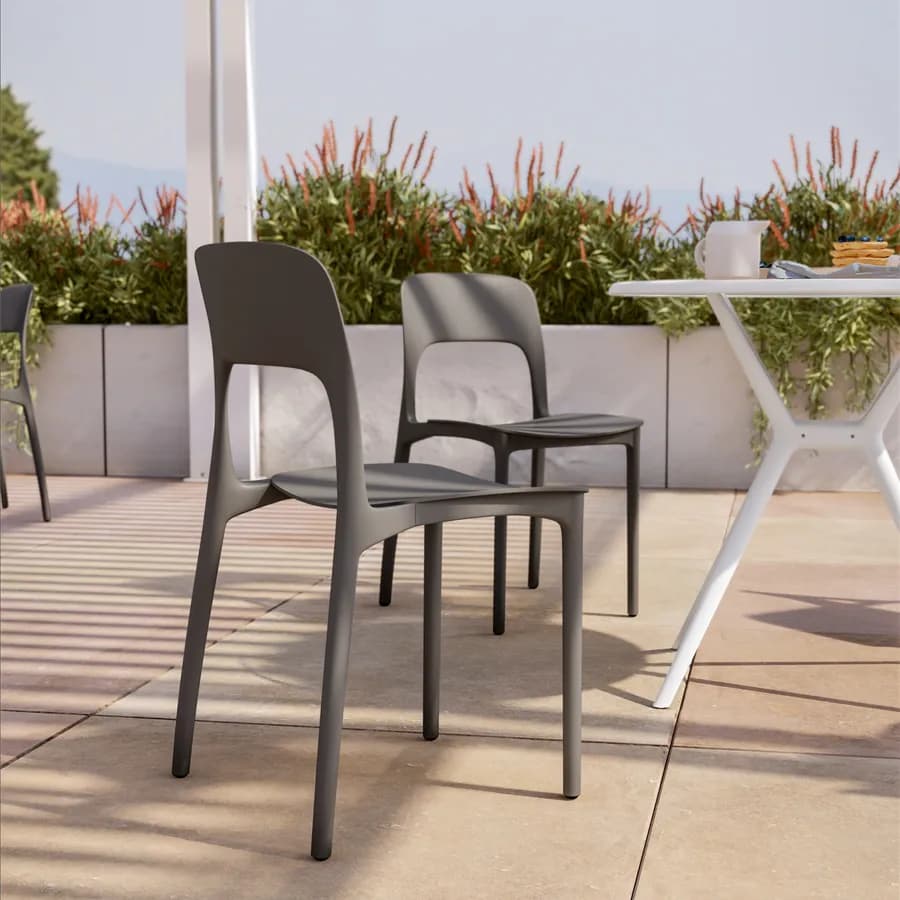 Sedia da giardino impilabile in polipropilene grigio - Arabella