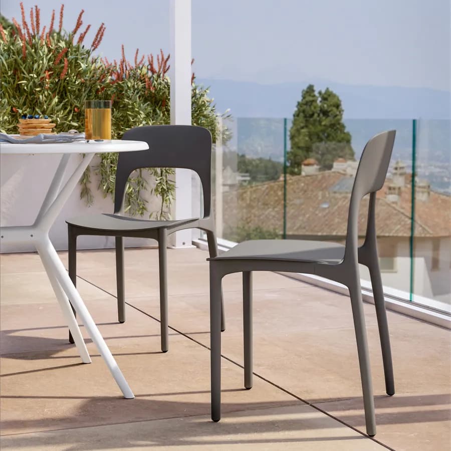 Sedia da giardino impilabile in polipropilene grigio - Arabella