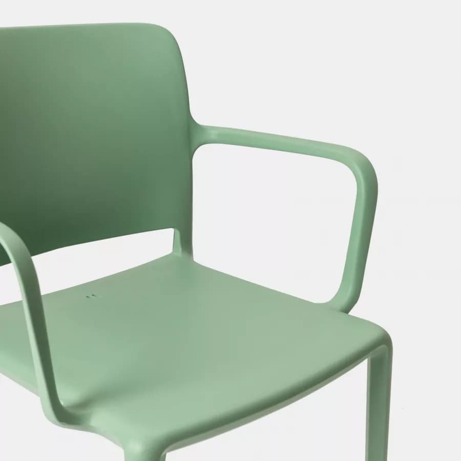 Sedia da giardino squadrata con braccioli in polipropilene verde giada - Vitta