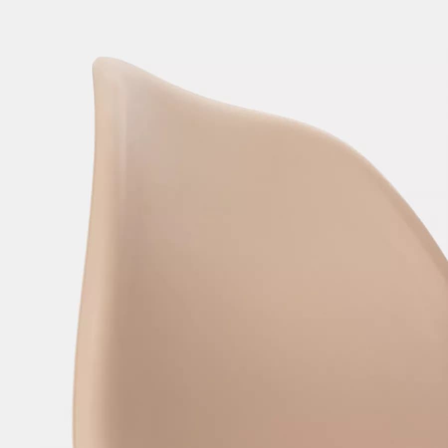 Sedia da interni color cappuccino con gambe in legno - Alborg