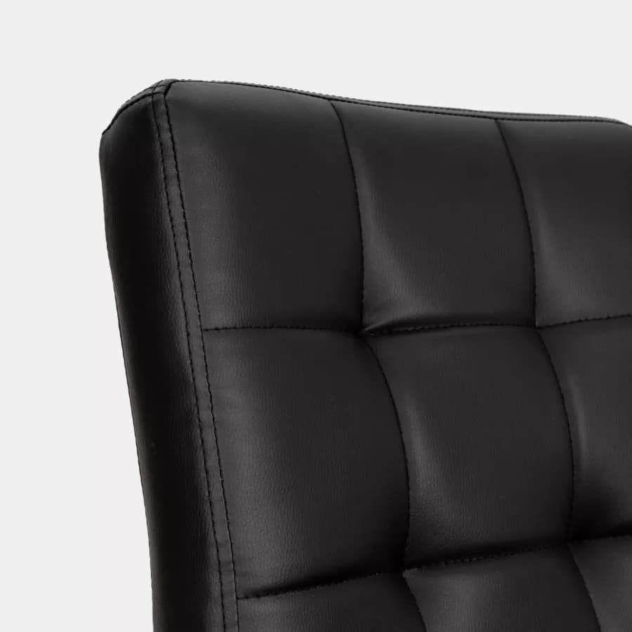 Sedia da ufficio girevole in similpelle nera con base cromata - Carlotta