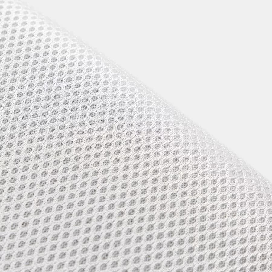 Sedia da ufficio girevole in tessuto mesh bianco con schienale traspirante e poggiatesta - Triad