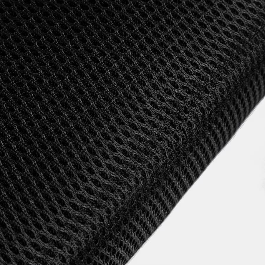 Poltrona da ufficio girevole in tessuto mesh nero e schienale traspirante - Caprilla