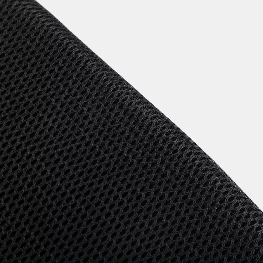 Sedia da ufficio girevole in tessuto mesh nero con schienale traspirante e poggiatesta - Triad