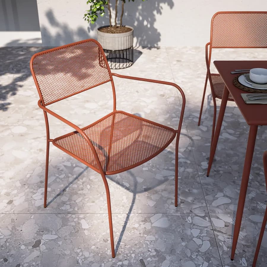 Sedia da esterno con braccioli impilabile in acciaio terracotta - Faber