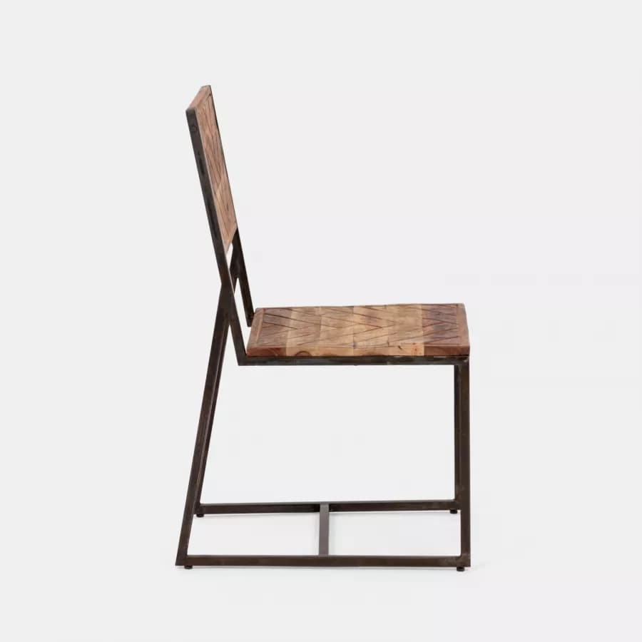 Sedia in legno di acacia con gambe a slitta in metallo nero - Freia Acacia