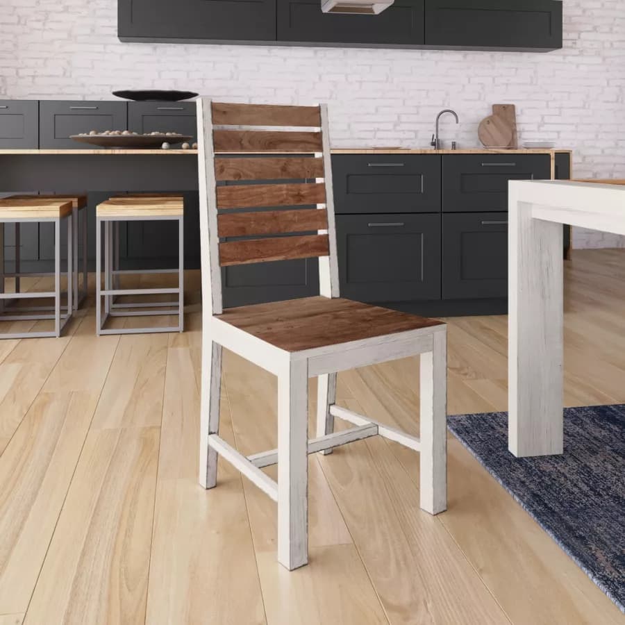 Sedia in legno di acacia bianco e rovere chiaro - Freia Stone
