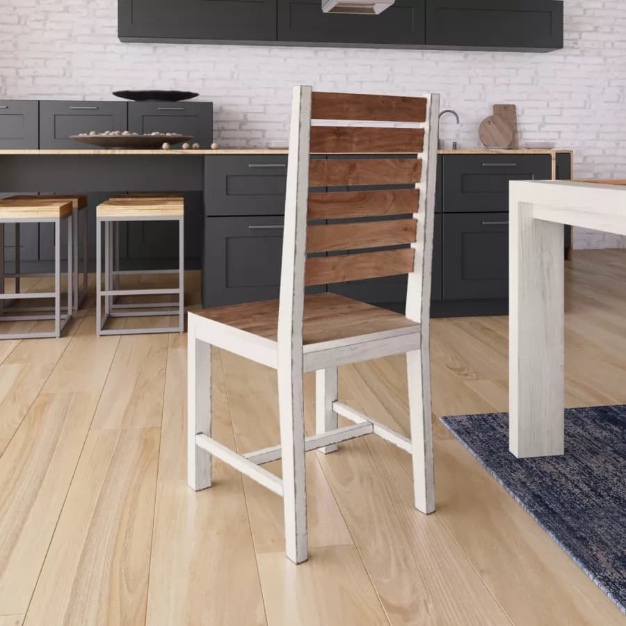 Sedia in legno di acacia bianco e rovere chiaro - Freia Stone