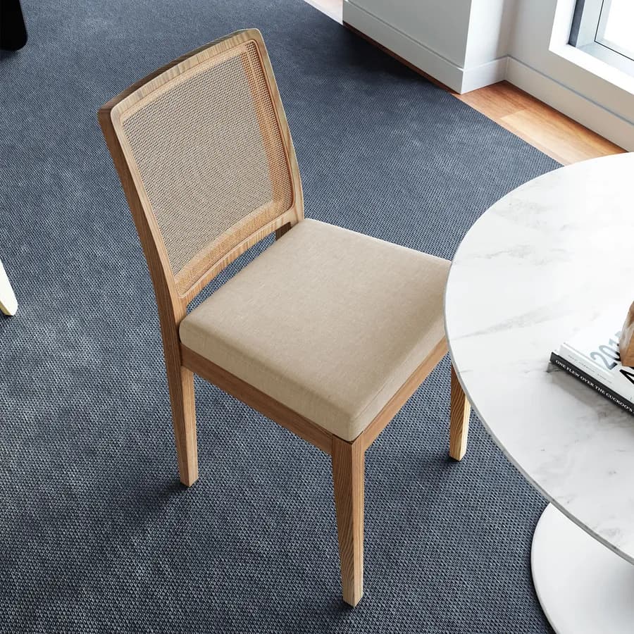 Sedia in legno di olmo scuro con schienale in rattan e cuscino in tessuto beige - Bodin