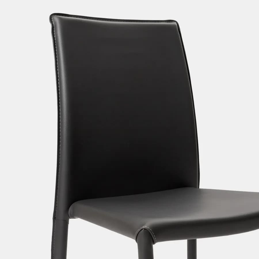 Sedia in similpelle antracite con gambe in metallo rivestite - Manfredi