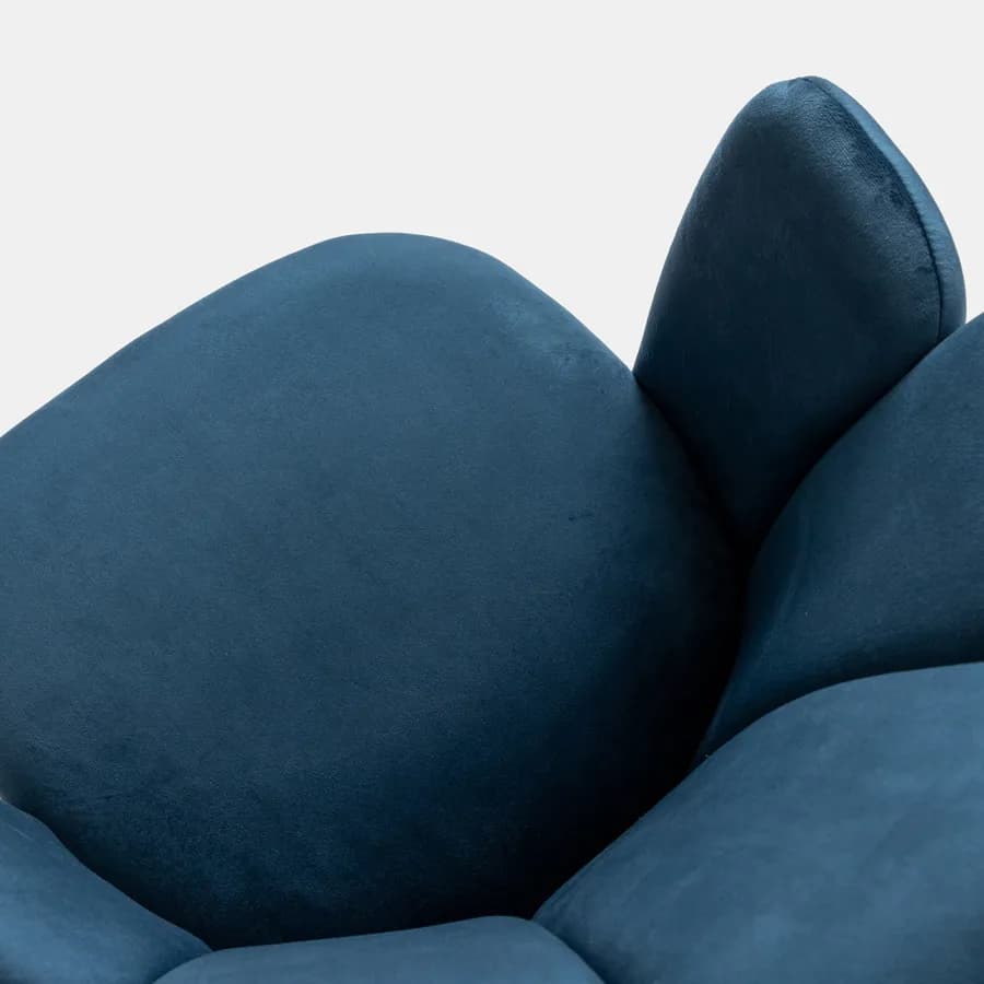 Sedia in velluto blu con schienale a conchiglia e gambe in metallo finitura oro - Pedersen