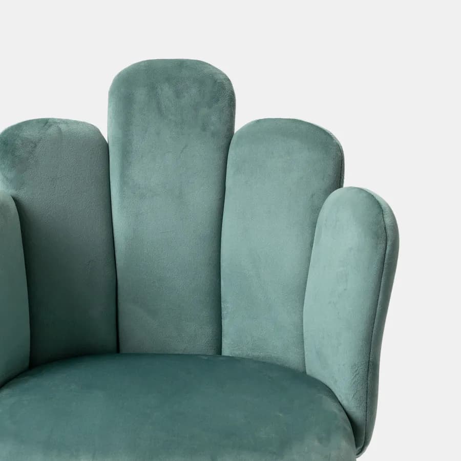 Sedia in velluto verde salvia con schienale a conchiglia e gambe in metallo finitura oro - Pedersen