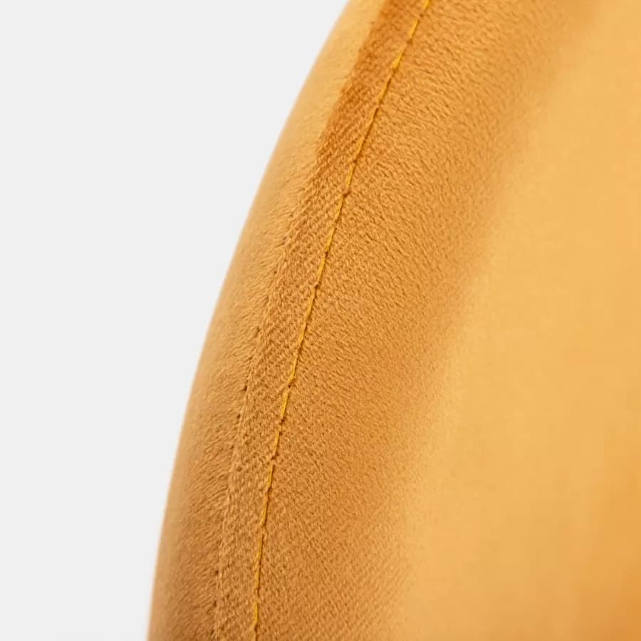 Sedia in velluto giallo ocra con gambe in metallo nero - Zilla