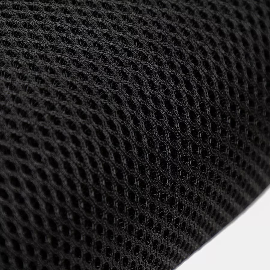 Poltrona da ufficio girevole in tessuto mesh nero e schienale traspirante con supporto lombare - Valchiria
