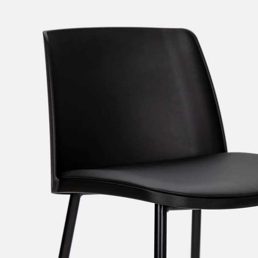 Set 2 sgabelli in similpelle nera con struttura in metallo - Drusilla