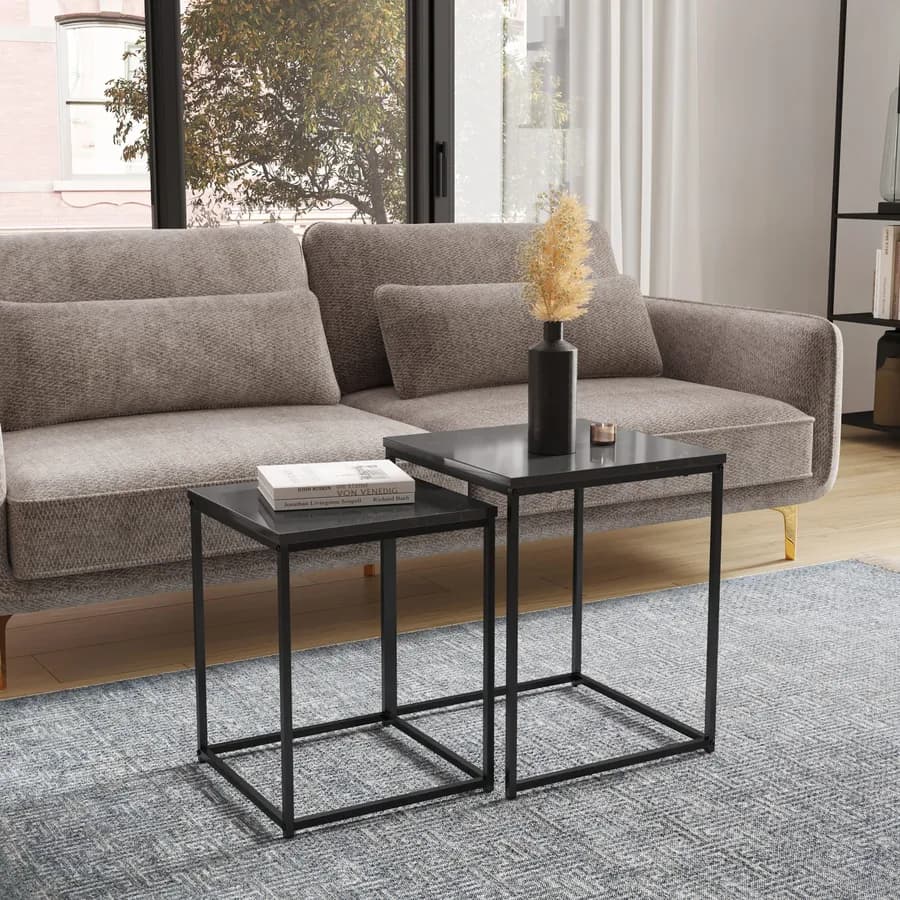 Set 2 tavolini sovrapponibili con top effetto marmo nero e gambe in acciaio nero - Wembley