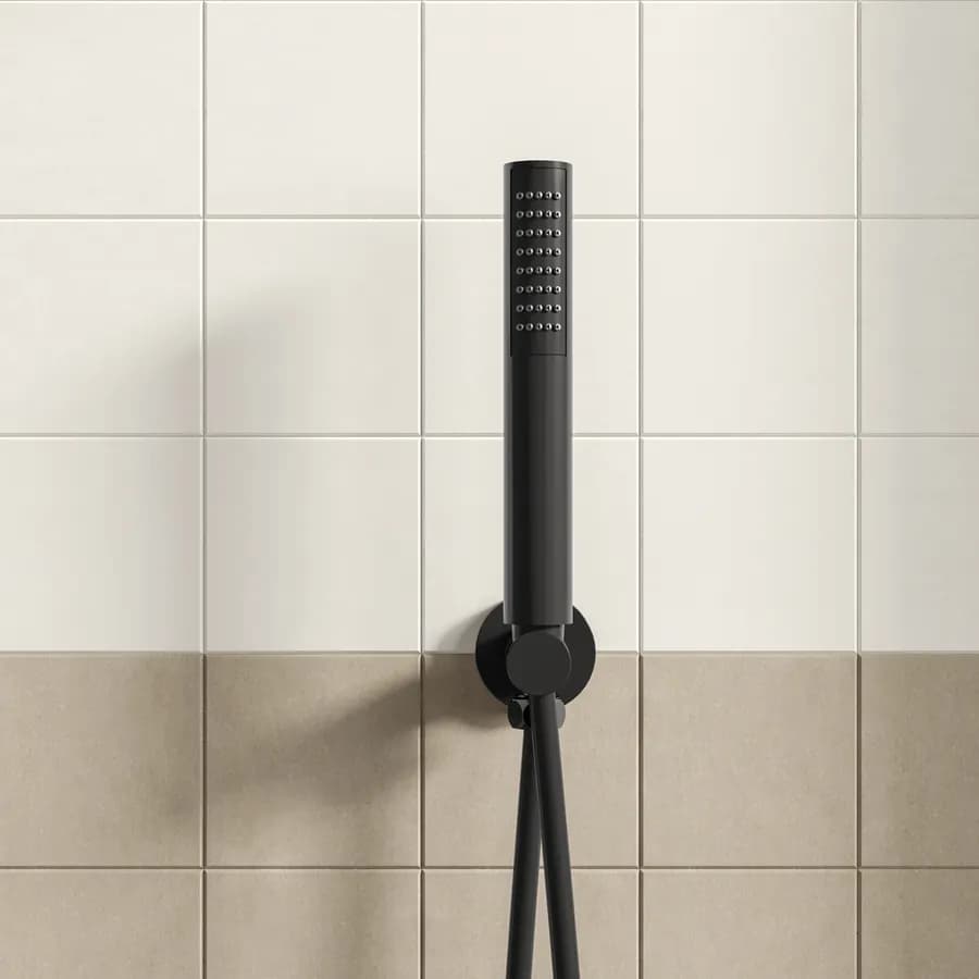Set doccino con flessibile e presa d' acqua con supporto nero opaco - Acq+